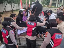 Polwan Polres Metro Tangerang Kota Kawal Aksi Jaringan Advokat Nusantara, Unjuk Rasa Berjalan Tertib