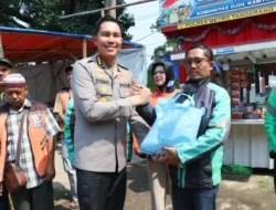 Sambangi Ojol di Kota Tangerang, Polisi dan Denpom Bagikan Sembako