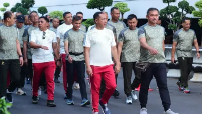 Panglima TNI dan Kasad Perkuat Soliditas Melalui Olahraga Bersama Prajurit