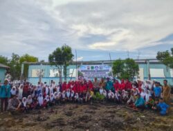 Polsek Panipahan Bersama KTH Wahana Mangrove dan Pelajar Tanam 150 Bibit di Pesisir Pasir Limau Kapas
