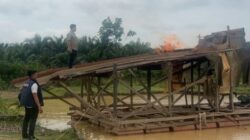 Polsek Pangean Tertibkan Aktivitas PETI di Desa Tanah Bekali, 2 Rakit Dimusnahkan