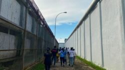 Gelar Jumat Sehat, Plt Kepala Lapas Narkotika Langkat Pimpin Jalan Santai Sekaligus Kontrol Area Brandgang