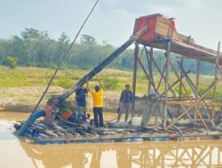 Polsek Kuantan Hilir Tertibkan Aktivitas PETI, 9 Rakit Dimusnahkan