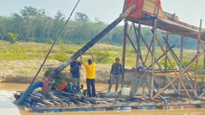 Polsek Kuantan Hilir Tertibkan Aktivitas PETI, 9 Rakit Dimusnahkan