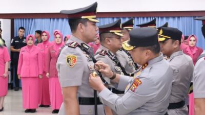 Kapolda Riau Pimpin Sertijab Dirintel, Kabid Humas dan 4 Kapolres