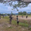 Langkah Kecil, Rasa Aman Yang Besar: Patroli Humanis Satgas Ops Damai Cartenz Hangatkan Kenyam