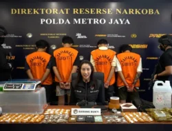 Polda Metro Jaya Menggagalkan Sindikat Pengedar Tembakau Sintetis Seberat 995 Gram Disebuah Dipemukiman Padat Yang Diedarkan Melalui Media Sosial