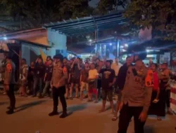 Brimob Polda Metro Jaya Bantu Penanganan Kebakaran Gedung Bapenda DKI