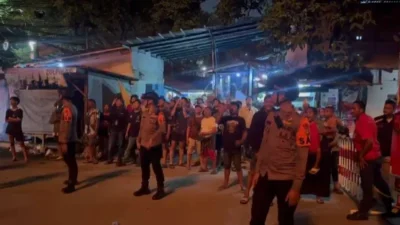 Brimob Polda Metro Jaya Bantu Penanganan Kebakaran Gedung Bapenda DKI