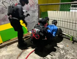 Brimob Polda Metro Jaya Bergerak Cepat Bubarkan Tawuran di Ciputat, 2 Orang dan 3 Celurit Diamankan