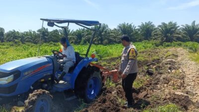 Polsek Kandis Kawal Pengolahan Lahan Jagung Kuartal III, Dukung Swasembada Pangan Nasional