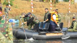 Pangdam Jaya, Kapolda Metro Jaya dan Pemprov DKI Bersih-Bersih Sungai Bersama Masyarakat