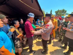 Polri Perkuat Penanganan Gempa NTT, Kapolri Tinjau Lokasi Terdampak dan Serahkan Bantuan