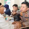 Jumat Sehat, Polisi Layani Kesehatan Warga di Masjid Al Fattah