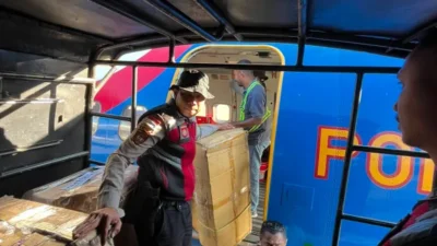 Polri dan Bhayangkari Terus Salurkan Bantuan Bagi Korban Gempa Flores