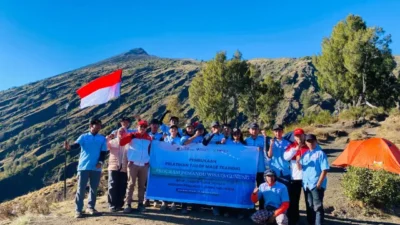 Tingkatkan Keselamatan Wisatawan, Kemnaker Perkuat Kompetensi Pemandu Wisata Gunung di NTB