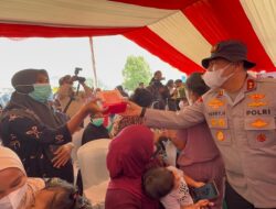 Cek Lokasi Karhutla Pakai Heli, Menteri Kehutanan RI Juga Gelar Bakti Kesehatan di Pelalawan