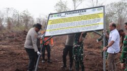 Forkopimda Kampar Pasang Plang Peringatan di Lahan Bekas Kebakaran, Ancam Denda Rp10 Miliar