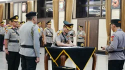 Kapolri Pimpin Upacara Serah Terima Jabatan Sejumlah Pejabat Polri