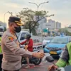 Polri Kerahkan Water Cannon dan Bagikan Masker, Layani Masyarakat Terdampak Material Erupsi Gunung Anak Krakatau