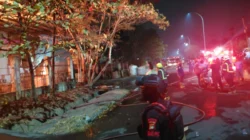 Brimob Polda Metro Jaya Amankan Lokasi Kebakaran Pabrik di Kawasan Lippo Cikarang hingga Menjelang Pagi