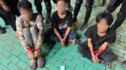 Brimob Polda Metro Jaya Amankan Tiga Pelaku Perampasan di Tomang