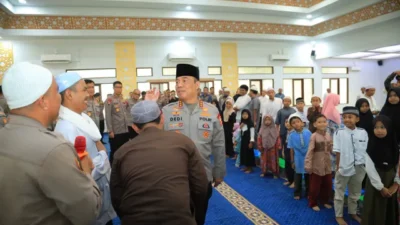 Singgah di Masjid Natabel Jannah, Wakapolri Komjen Dedi Prasetyo Berbagi Santunan dan Jumat Berkah