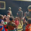 Dari Pos Kulirik ke Gereja Dondobaga, Personel Damai Cartenz Sapa Anak-Anak Sekolah Minggu