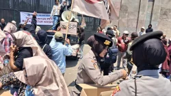 Kawal Aspirasi Petani, Polisi Kedepankan Pelayanan Humanis di Depan DPR