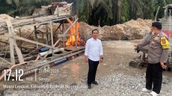 Polres Kuansing Sikat PETI di Muara Langsat, Dua Rakit Dimusnahkan