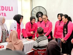 Bhayangkari Turunkan 74 Nakes Dalam Bakkes di Aceh Tamiang, Sediakan Cek Lab Hingga Operasi Katarak Gratis