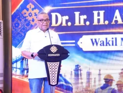 Wamenaker: Kompetensi Teknisi Ponsel Harus Jawab Kebutuhan Industri