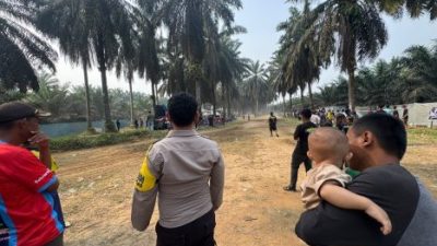Kapolsek Singingi Pimpin Pengamanan Grasstrack, Ajak Penonton Jaga Ketertiban Bersama
