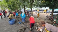 Parit Tersumbat di Pasar Baru Pangkalan Kerinci Dibersihkan 140 Personel Gabungan