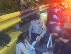 Laporan 110, Polisi Evakuasi Dua Korban Kecelakaan Tunggal di Flyover Senayan