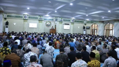 Kapolri Ajak Jamaah Masjid Al-Ikhlas Mabes Polri Jaga Kerendahan Hati dan Perkuat Akhlak