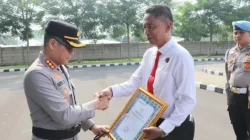 12 Personel Polres Metro Tangerang Kota Terima Penghargaan Kapolda atas Pengungkapan 25 Kg Sabu