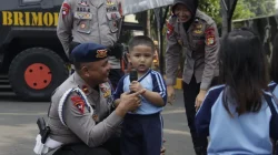 Brimob Polda Metro Jaya Sambut Siswa PAUD, Kenalkan Polisi sebagai Sahabat Anak