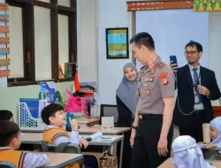 Polisi Peduli Pendidikan, Kapolda Metro Jaya Sapa Pelajar dan Dorong Literasi AI Sejak Dini