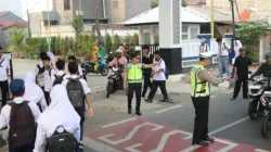Kapolres Metro Tangerang Kota Turun Langsung Atur Lalu Lintas Pagi, Pastikan Kelancaran Aktivitas Warga