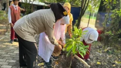 Tak Sekadar Jaga Keamanan, Polri Ajak Pelajar Peduli Pendidikan dan Lingkungan