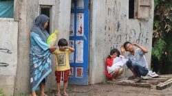 Peduli Warga, Polres Dumai Bagikan Sembako Sambut HUT Humas Polri