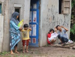 Peduli Warga, Polres Dumai Bagikan Sembako Sambut HUT Humas Polri