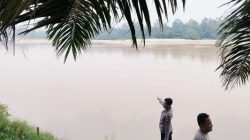 Laporan PETI via 110, Polsek Cerenti Temukan Dua Rakit Dompeng di Sungai Kuantan