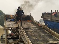 Polsek Singingi Gerebek PETI di Desa Kebun Lado, 4 Rakit Dimusnahkan
