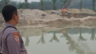 Tindak Lanjut Aduan 110, Polsek Singingi Musnahkan Dua Rakit PETI di Kebun Lado