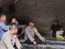Peduli Sesama, Polres Kuansing dan Dinsos Datangi Warga Penderita Kanker dan Janda Lansia