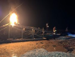  Respons Cepat Aduan Warga, Polres Kuansing Bakar Musnahkan Rakit Dompeng di Dua Lokasi