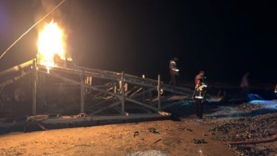  Respons Cepat Aduan Warga, Polres Kuansing Bakar Musnahkan Rakit Dompeng di Dua Lokasi