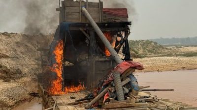 Gerak Cepat! 2 Rakit Dompeng PETI di Pulau Jambu Dimusnahkan Polsek Singingi Hilir